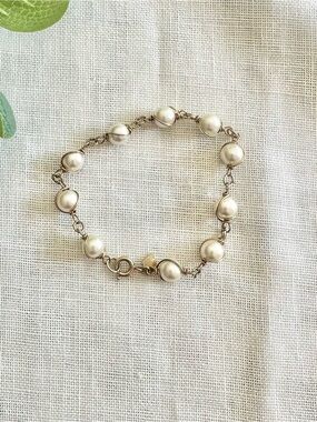Vintage Sarah Coventry faux pearl swirl bracelet
